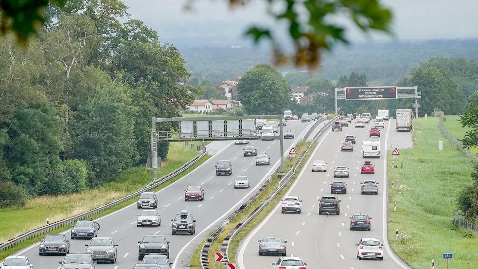 Deutschland hat einer neuen Studie zufolge enormen Finanzbedarf bei der Infrastruktur. (Archivbild) Foto: Uwe Lein/dpa