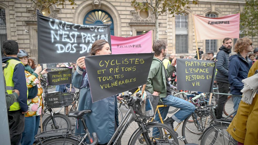 Der Tod des jungen Radfahrers Paul Varry mobilisiert Tausende zu Protesten und fordert von der Regierung dringende Sicherheitsmaßnahmen. Foto: IMAGO/Barbara Neyman