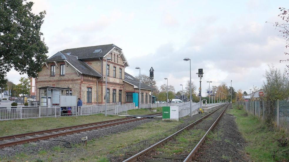 Die Bahnstation Sörup auf der Strecke zwischen Kiel und Flensburg hat einen Sonderpreis erhalten. (Foto Produktion) Foto: Marcus Brandt/dpa