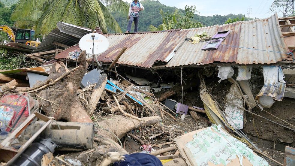 Die Sorge vor Taifun „Kong-rey“ wächst vor allem in bereits zerstörten Gebieten. Foto: Aaron Favila/AP/dpa