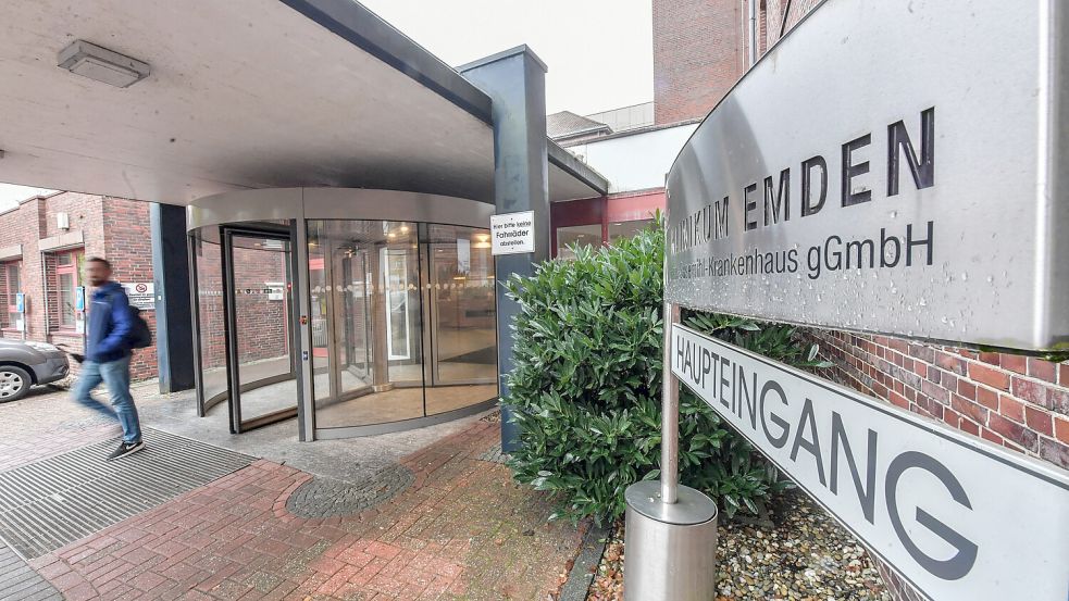 In die Jahre gekommen, aber als Arbeitgeber wieder interessant: das Hans-Susemihl-Krankenhaus in Emden. Foto: Ortgies