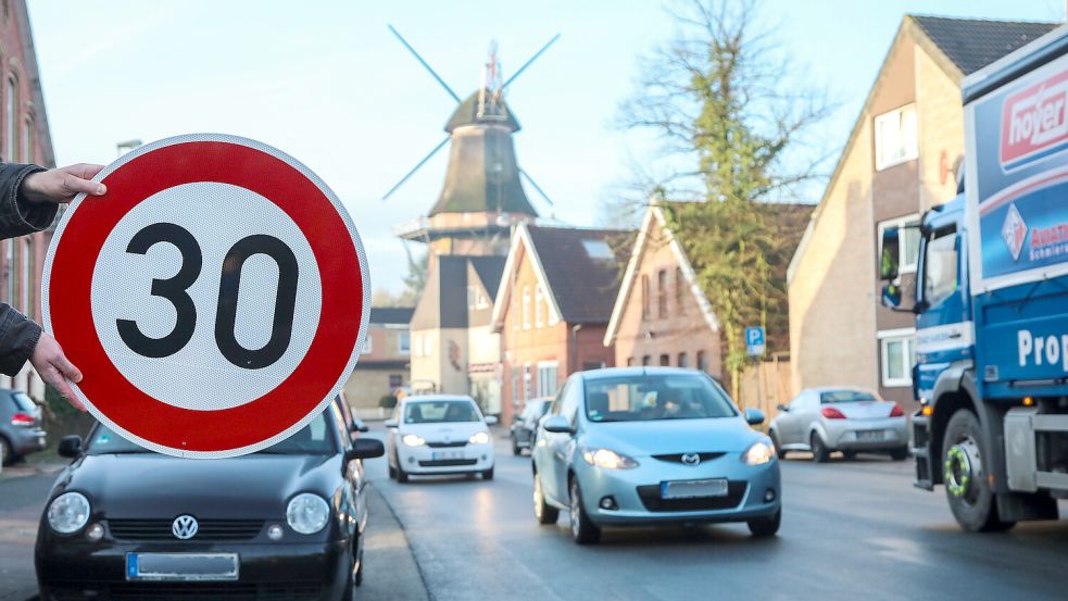 Schon 2018 gab es Überlegungen, auf der Oldersumer Straße ein Tempolimit einzuführen. Alleine darf die Stadt Aurich das aber bei der Landesstraße bislang nicht entscheiden. Foto: Romuald Banik