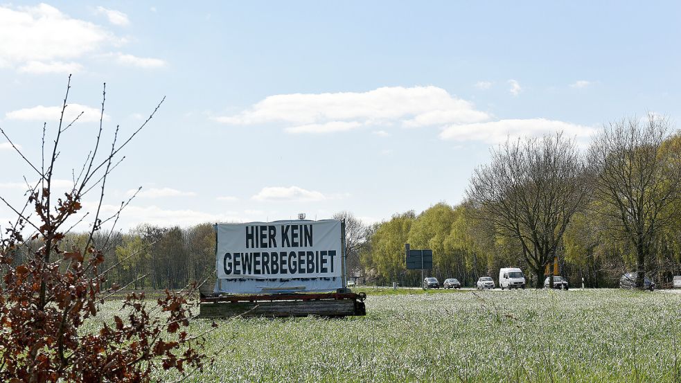 Was sie von einem neuen Gewerbegebiet halten, hatten Anwohner 2019 mit diesem Plakat kundgetan. Foto: Stromann/Archiv