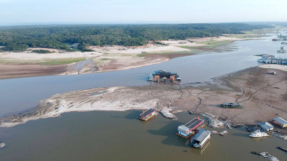 Erst kamen Überschwemmungen, dann die Dürre: Der Rio Negro. Foto: IMAGO/Sandro Pereira