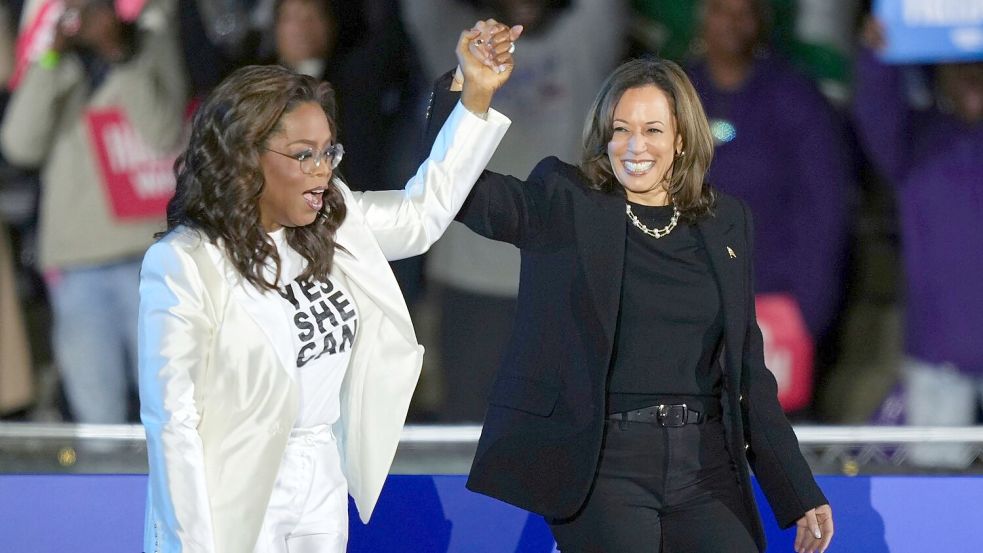 Oprah Winfrey ist ein Superstar in den USA - und unterstützt Kamala Harris. (Archivbild) Foto: Matt Slocum/AP/dpa