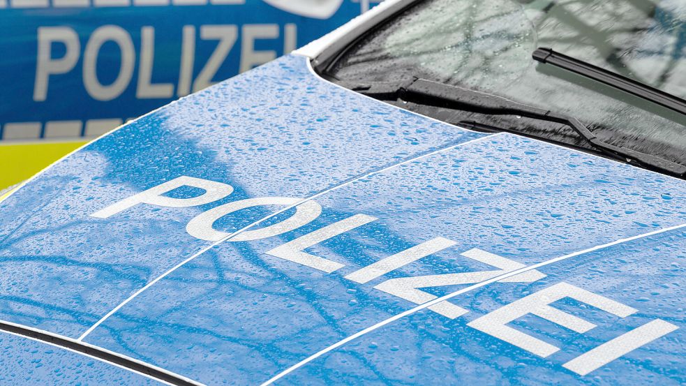 Die Polizei musste am Montag zu einem Unfall mit einer betrunkenen Frau in Ostrhauderfehn ausrücken. Symbolfoto: DPA