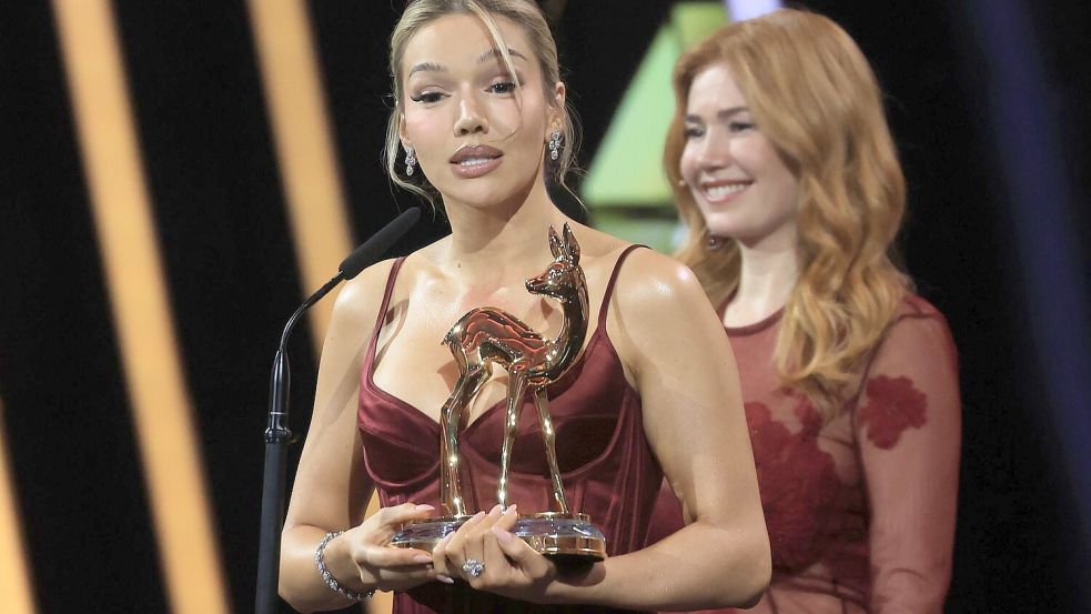 Shirin David gewinnt in der Kategorie Musik national einen Bambi. Foto: Karl-Josef Hildenbrand/dpa