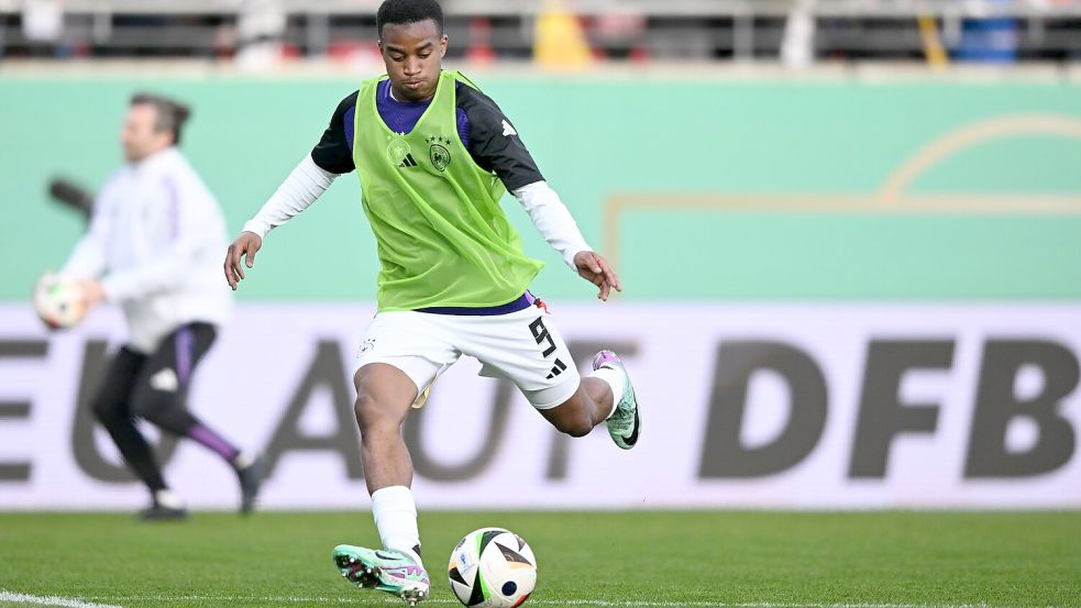 Youssoufa Moukoko ist wieder bei der U21 dabei. Foto: Hendrik Schmidt/dpa