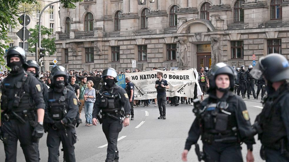 In Leipzig hatte es nach der Urteilsverkündung Solidaritätskundgebungen für Lina E. gegeben. (Archivfoto) Foto: Hendrik Schmidt/dpa