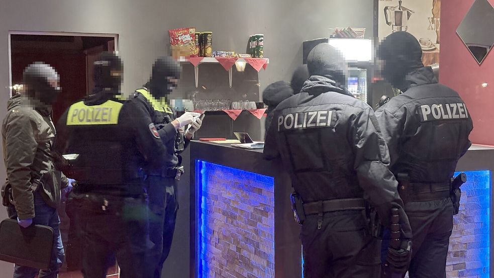 Das in Emden durchsuchte Café diente als Tarnung für ein illegales Casino. Foto: Redaktion