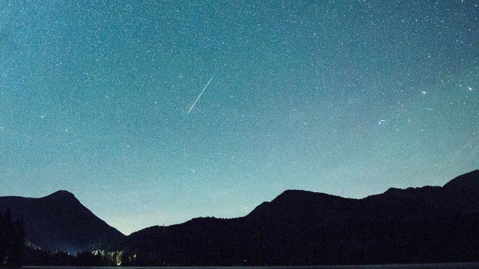 Wenn Reste eines Kometen in der Atmosphäre verglühen, können Sternschnuppen entstehen. (Archivbild) Foto: Matthias Balk/dpa