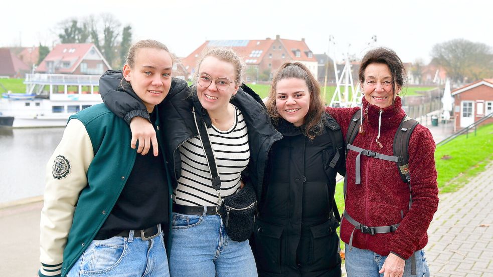 Marion Christmann (rechts) ist in diesem Urlaub mit ihren beiden Töchtern und deren Freundin unterwegs. Foto: Wagenaar