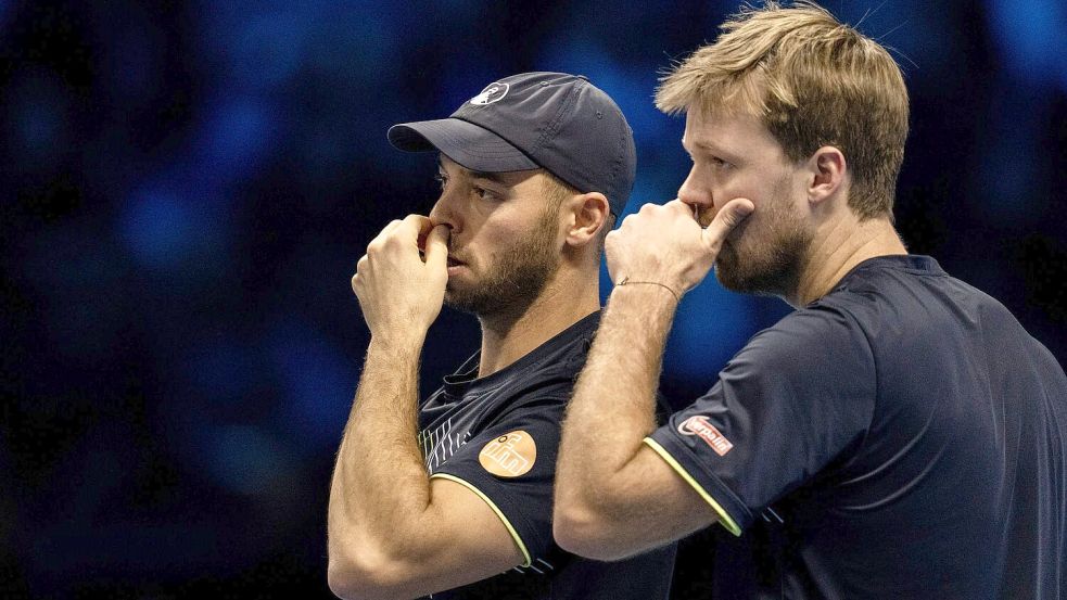 Die Absprachen klappen: Tim Pütz (l) und Kevin Krawietz (r) stehen beim Saisonfinale im Halbfinale. Foto: Marco Alpozzi/LaPresse via ZUMA Press/dpa