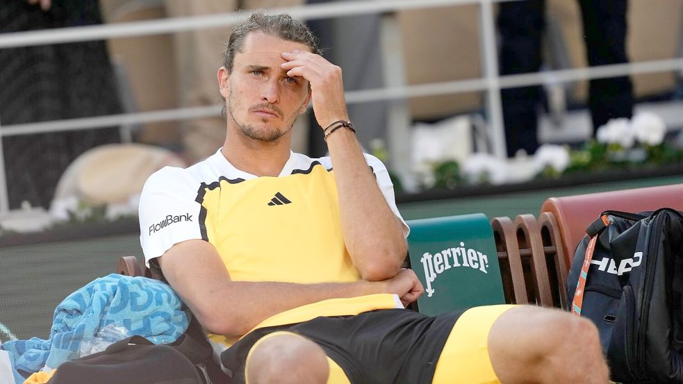 Gegen Carlos Alcaraz fehlte Alexander Zverev im Endspiel der French Open ein Satz zum Titel. Foto: Thibault Camus/AP/dpa