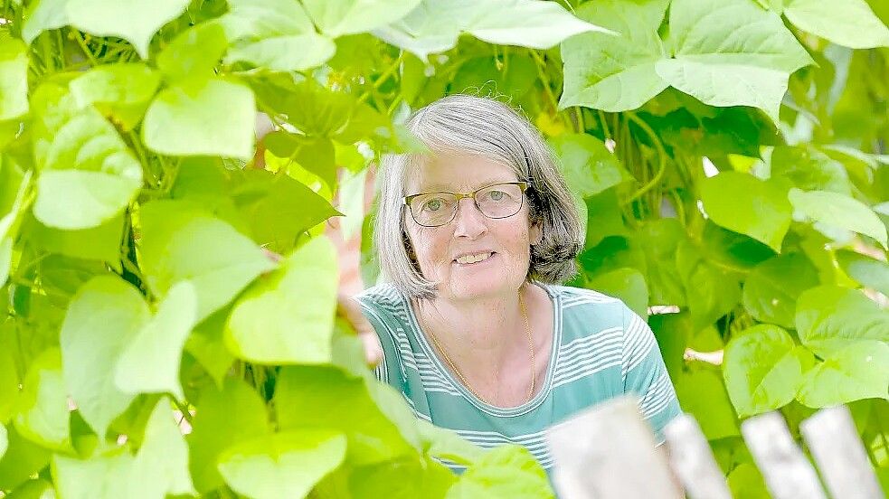 Im Garten verbringt Geziena Scholtalbers viel Zeit. Foto: Ortgies/Archiv