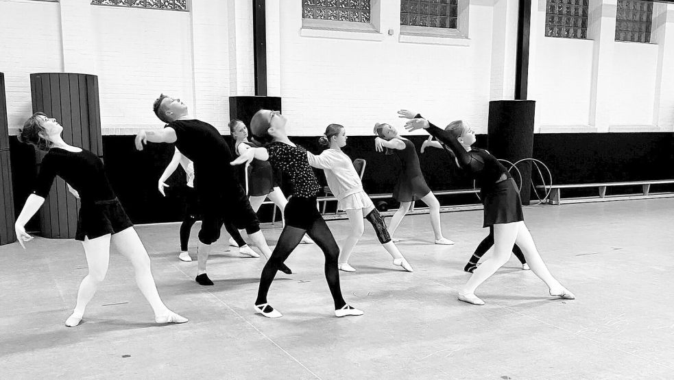 Die Ballett-Abteilung vom Emder Turnverein (ETV) zeigt dieses Jahr den Märchen-Klassiker „Die Schneekönigin“. Foto: Privat