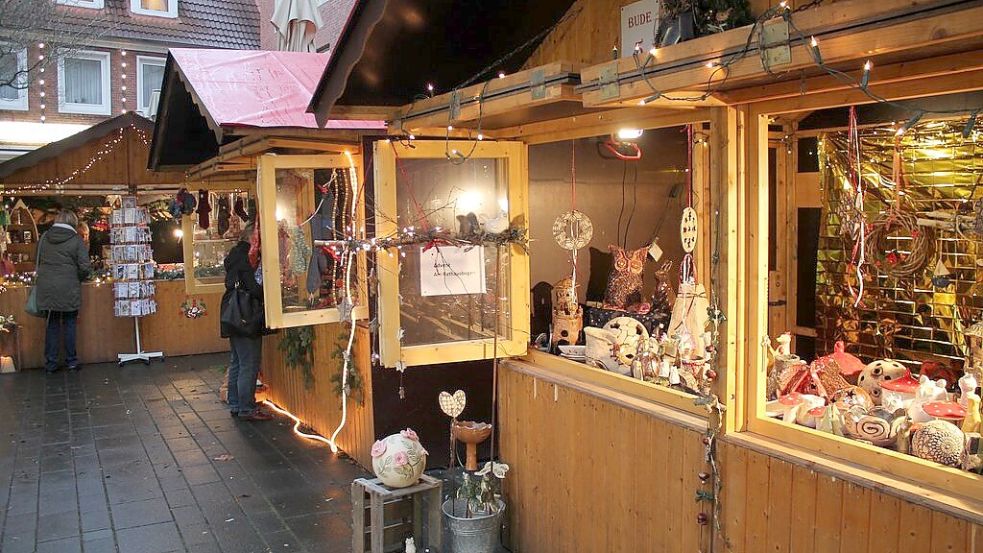 Im Rathaus-Karree der Brückstraße gibt es einen kleinen Adventsmarkt. Foto: Privat