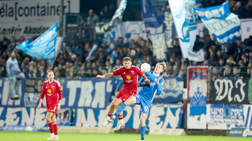 Mehr als Regionalliga: 9346 Zuschauer sorgten für eine beeindruckende Kulisse. Foto: Doden/Emden