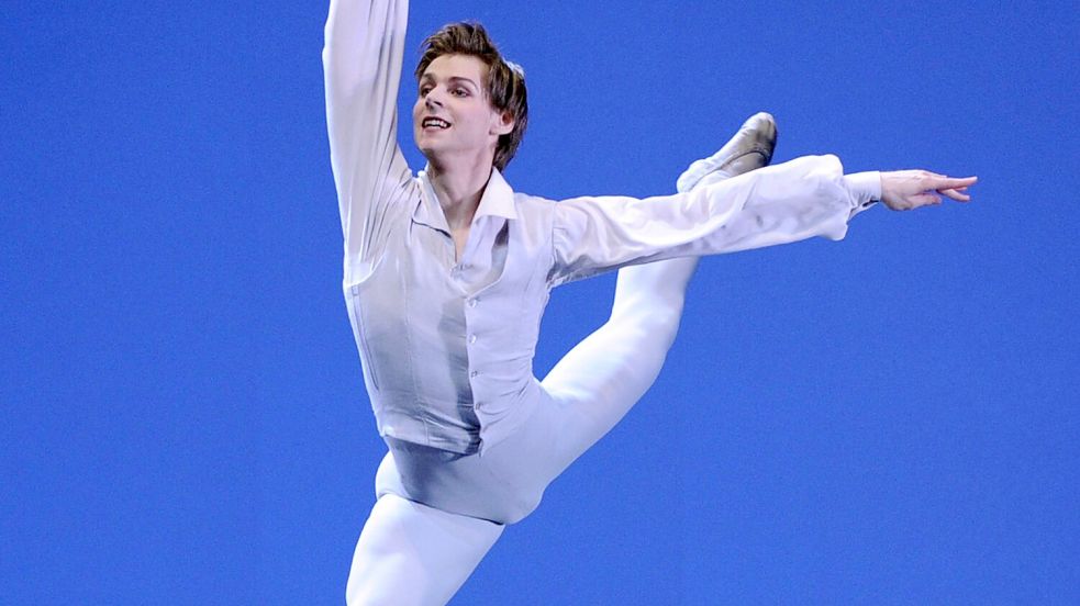 Der prominente Balletttänzer Wladimir Schkljarow ist in St. Petersburg nach Angaben des Mariinski-Theaters auf tragische Weise ums Leben kommen. (Archivbild) Foto: Rainer Jensen/dpa