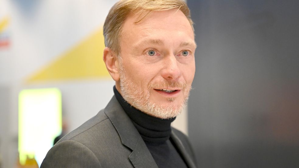 Cool im Rollkragenpullover: Christian Lindner, FDP-Parteivorsitzender, kommt zu einer Sitzung der Bundestagsfraktion. Foto: dpa/picture-alliance