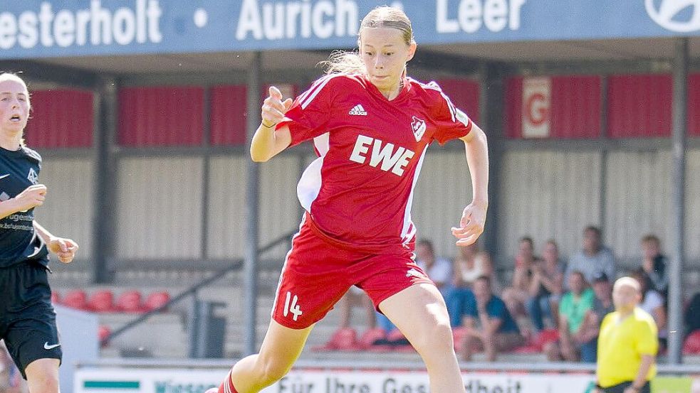 Tomke Brandes wechselt dieser Tage das Aurich-Trikot mit dem Nationaltrikot. Foto: SpVg Aurich