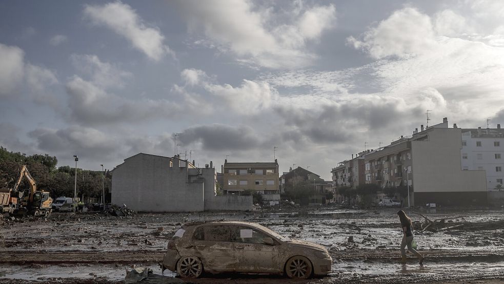 Die Jahrhundertflut in Valencia hinterließ eine Spur der Verwüstung. Foto: IMAGO/Jorge Gil