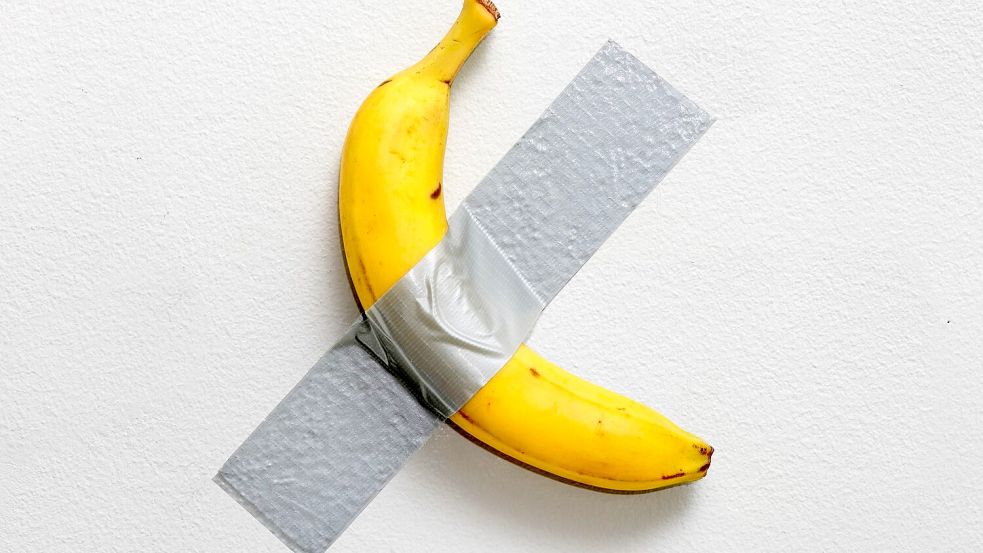 Alle zwei bis drei Tage wird die Banane ausgetauscht. Foto: Sotheby’s/dpa