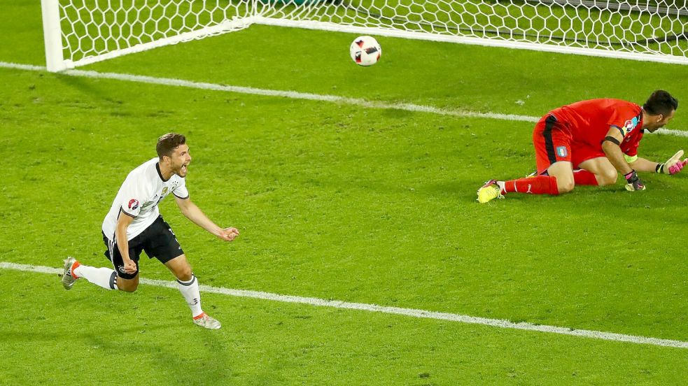 Jonas Hector schoss Deutschland 2016 gegen Italien ins EM-Halbfinale. Foto: picture alliance / dpa