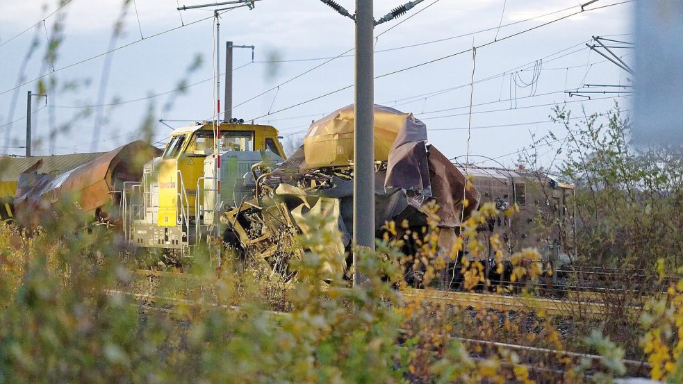 Drei Menschen haben sich bei einem Güterzug-Unfall bei Kerpen verletzt. Foto: Henning Kaiser/dpa