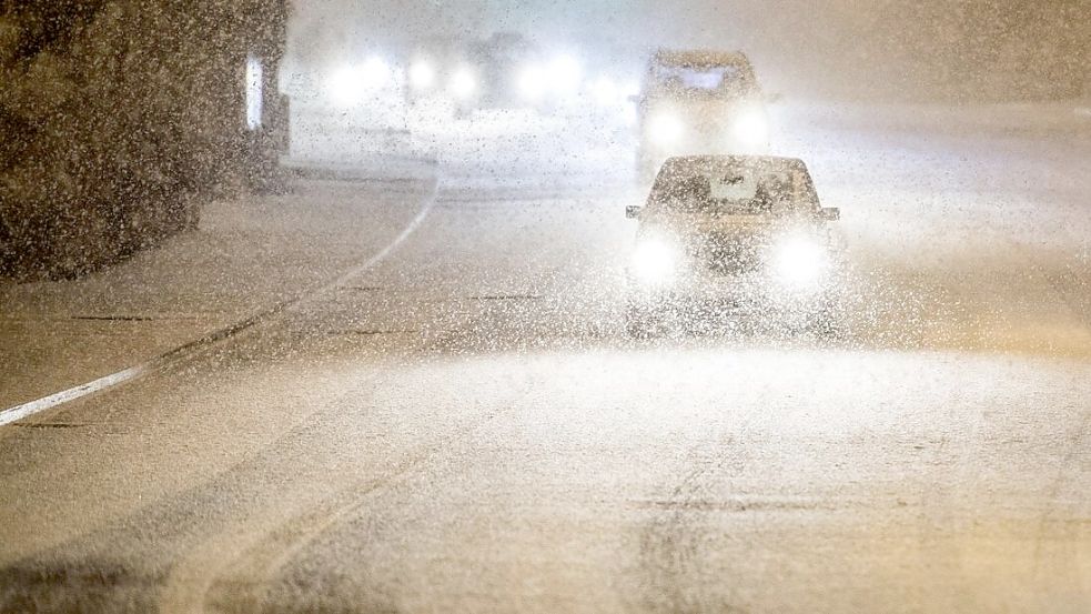 Schnee, Matsch und Glätte fordern Autofahrer auf besondere Weise. Doch einige Fehler sind vermeidbar. Foto: dpa/Ennio Leanza/KEYSTONE