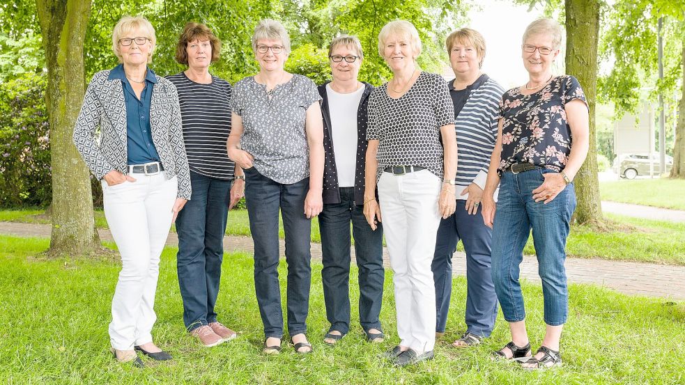 Der Vorstand der Uplengener Landfrauen: Hannah Korth, Edith Hanken, Frieda Fecht, Gisela de Buhr, Marianne Frieling, Christa Grüßing und Marianne Saathoff. Foto: Timo Lutz Werbefotografie