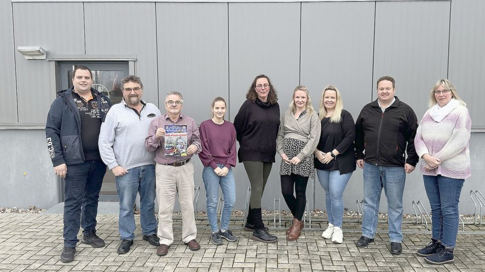 Den Vorstand des Fördervereins bilden (von links): Jan Brand, Rainer Nagel, Uwe Janssen, Laura Müller, Stefanie Collmann, Mareike Ihmels, Sandra Brand, Björn Rieken und Heidi Holzknecht. Foto: privat