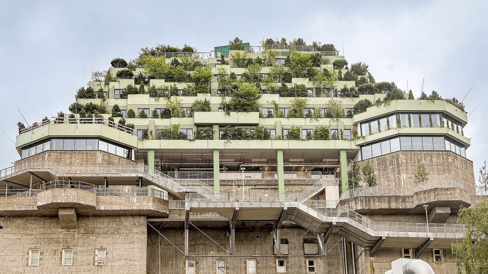 Bunkeranlagen, wie dieser Flakbunker aus dem Zweiten Weltkrieg in Hamburg (St. Pauli), wurden in Friedenszeiten unter anderem zu Kunst- und Kulturstätten umgestaltet. Foto: picture alliance/dpa