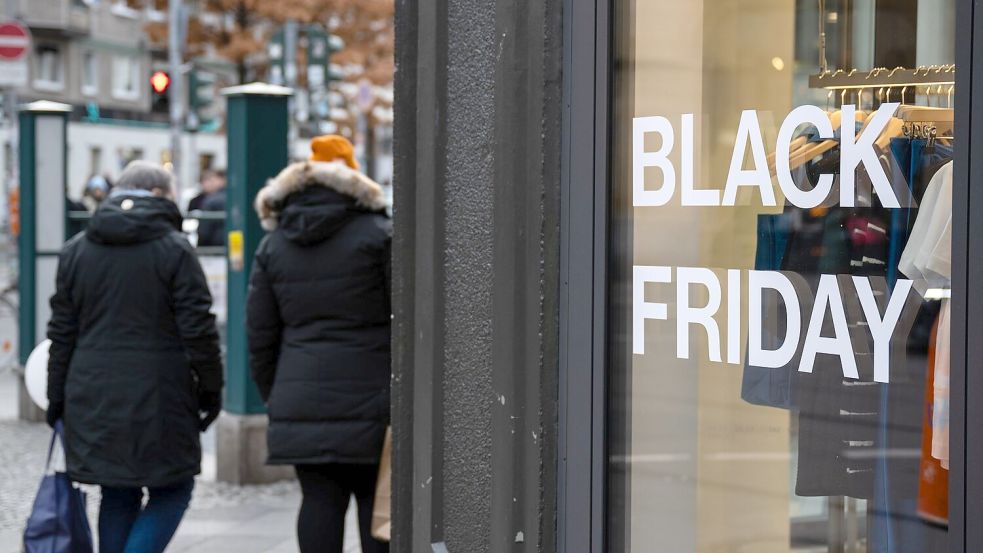 Der Black Friday gilt in den USA oft als Start in die Weihnachtseinkaufszeit (Symbolbild) Foto: Hannes P. Albert/dpa