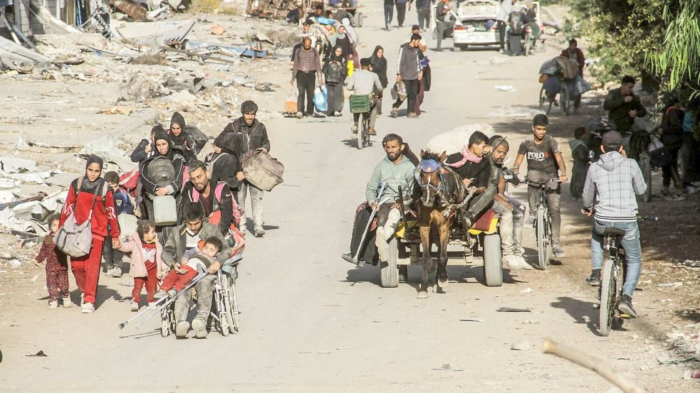 Palästinenser fliehen nach einer Militäroperation der Armee im nördlichen Gazastreifen. (Archivbild) Foto: Mahmoud Issa/SOPA Images via ZUMA Press Wire/dpa