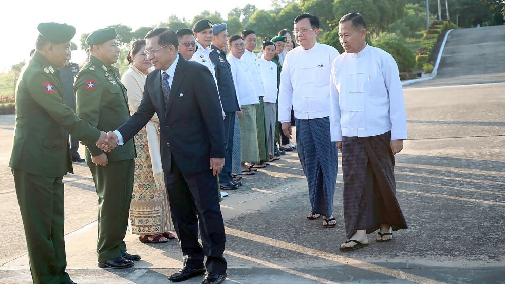 General Min Aung Hlaing regiert Myanmar mit eiserner Hand. (Archivbild) Foto: -/The Myanmar Military True News Information Team via AP/dpa