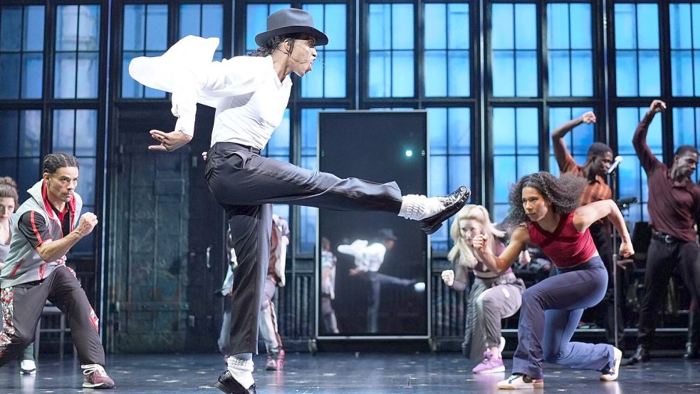 Das Musical präsentiert die größten Hits des „King of Pop“. Foto: Marcus Brandt/dpa