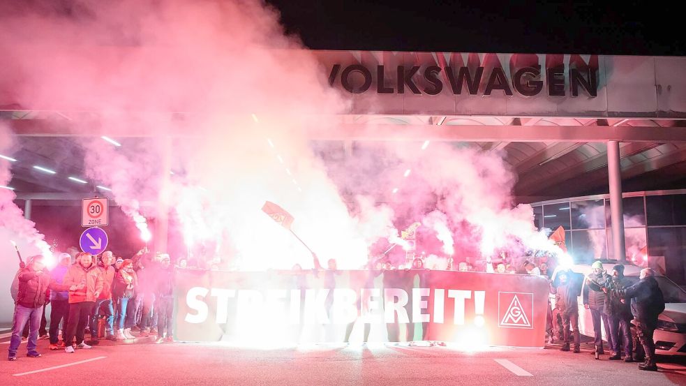 Mit dem Ausstand will die Gewerkschaft in dem Streit um milliardenschwere Einschnitte den Druck erhöhen. (Archivbild) Foto: Hendrik Schmidt/dpa