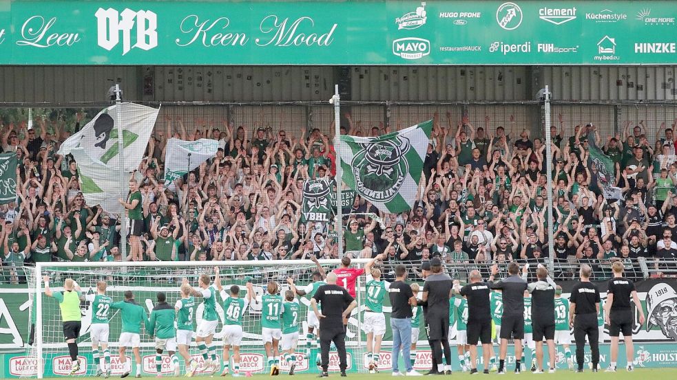 Fans, Freunde und Sponsoren haben den Verein in wenigen Tagen gerettet. Archivfoto: Imago