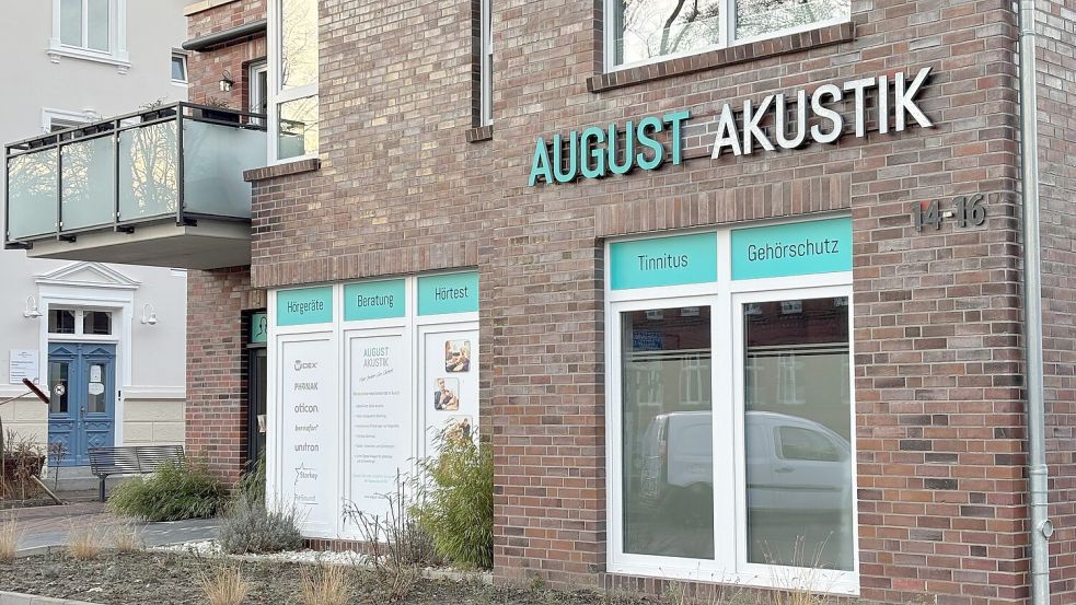 Aus dem inhabergeführten Fachgeschäft August Akustik am Georgswall in Aurich ist eine Filiale von Amplifon geworden. Fotos: Luppen