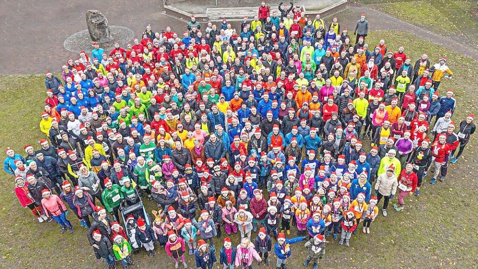 Auch in diesem Jahr wird der Weihnachtsmützenlauf in Apen und Augustfehn wieder sehr gut besucht werden. Archivfoto: Scheiwe