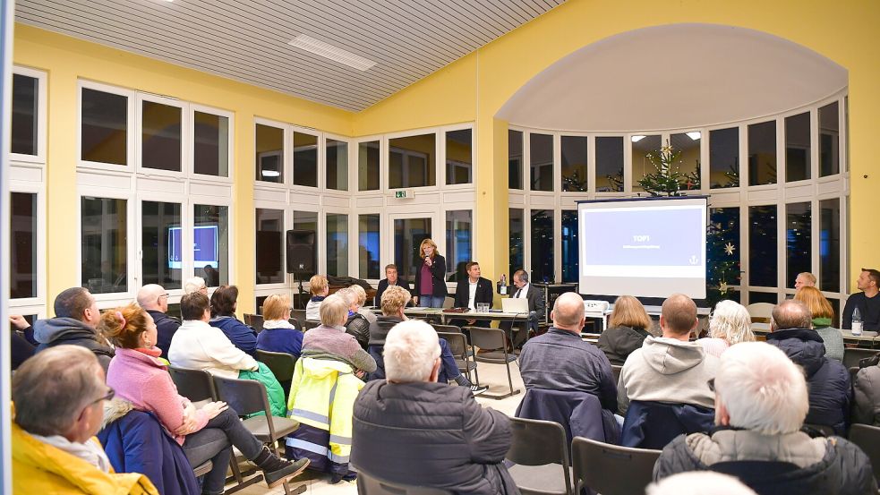 In der Grundschule Greetsiel wurde die Tourismusakzeptanzstudie nun öffentlich vorgestellt. Fotos: Wagenaar