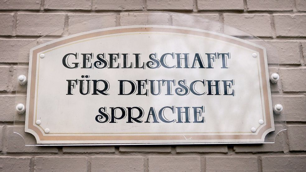 Die Gesellschaft für deutsche Sprache will mit ihrer Liste der „Wörter des Jahres“ wieder den Nerv der Zeit treffen. (Symbolbild) Foto: picture alliance / Susann Prautsch/dpa