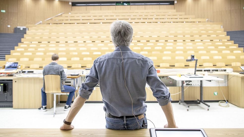 Studierende aus dem Ausland müssen an der ETH künftig dreimal so viel zahlen wie bisher. (Archivbild) Foto: Alexandra Wey/KEYSTONE/dpa