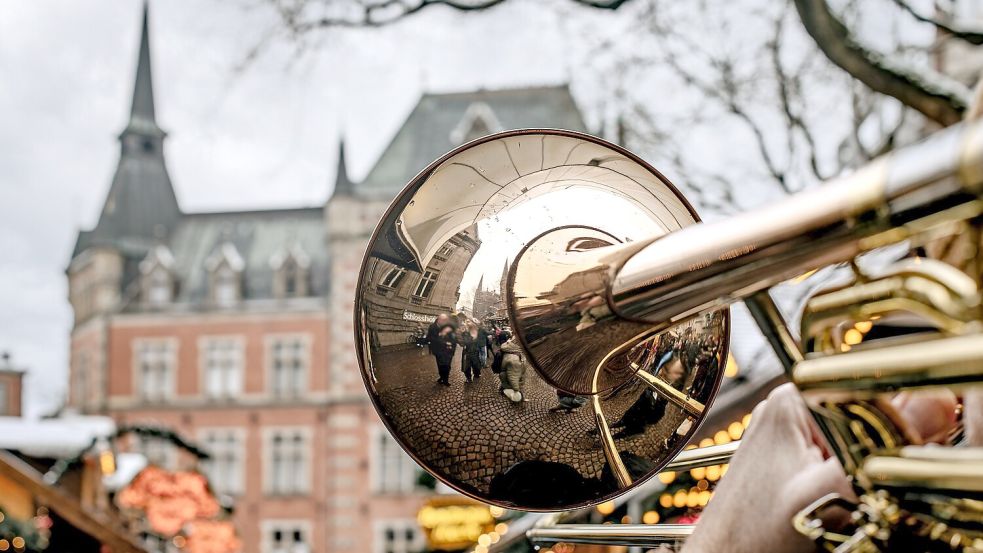 In der gesamten Innenstadt finden an diesem Samstag Bläserkonzerte statt. Foto: OTM/Izabella Mittwollen