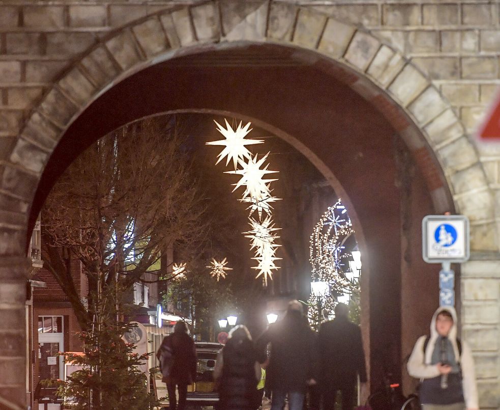 Die Beleuchtung der Brückstraße bezaubert. Foto: Ortgies