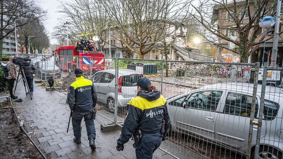 Die Bergungsarbeiten am Ort der Katastrophe in Den Haag gehen weiter. Foto: Josh Walet/ANP/dpa