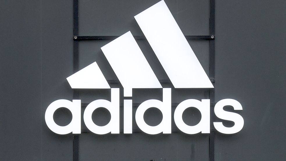 Adidas erwartet keine finanziellen Auswirkungen aufgrund der Ermittlungen. Foto: dpa/Axel Heimken