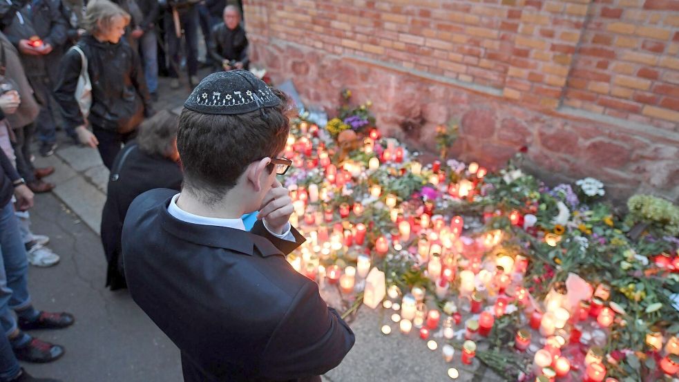 Antisemitismus von Rechts ist nach Einschätzung des Bundesverbands Rias besonders gewalttätig - wie der Anschlag auf die Synagoge in Halle 2019. (Archivbild) Foto: Hendrik Schmidt/dpa-Zentralbild/ZB