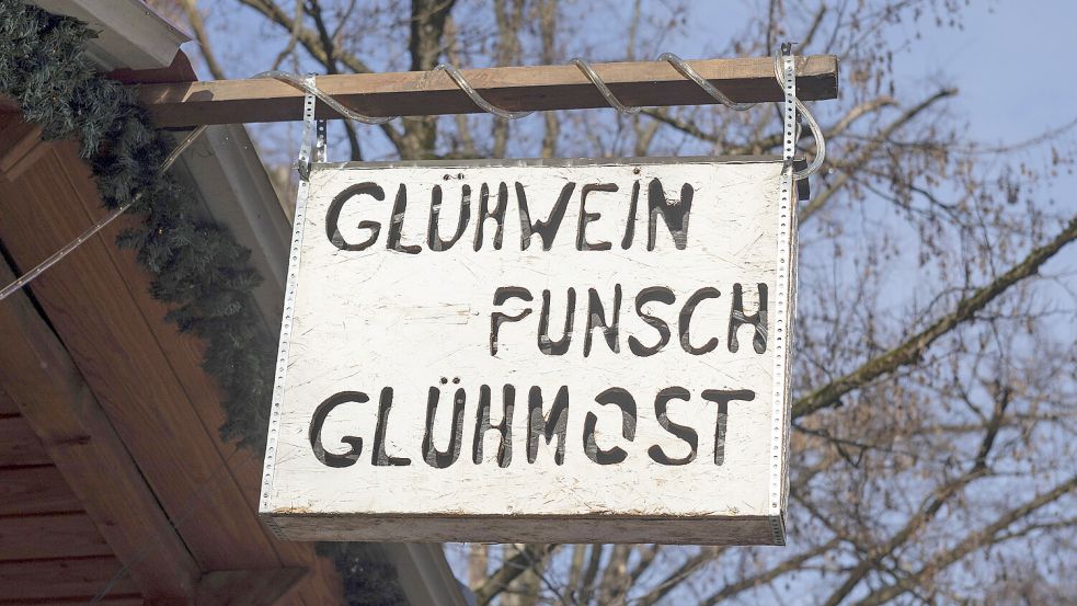 Glühwein oder Punsch: Was ist eigentlich der Unterschied zwischen den zur Adventszeit beliebten Getränken? Foto: Imago/CHROMORANGE